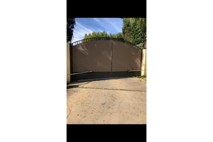 STELLER AWNING image 1