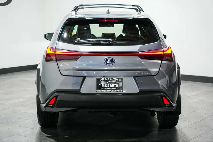 $26595 : 2021 UX 250h image 4