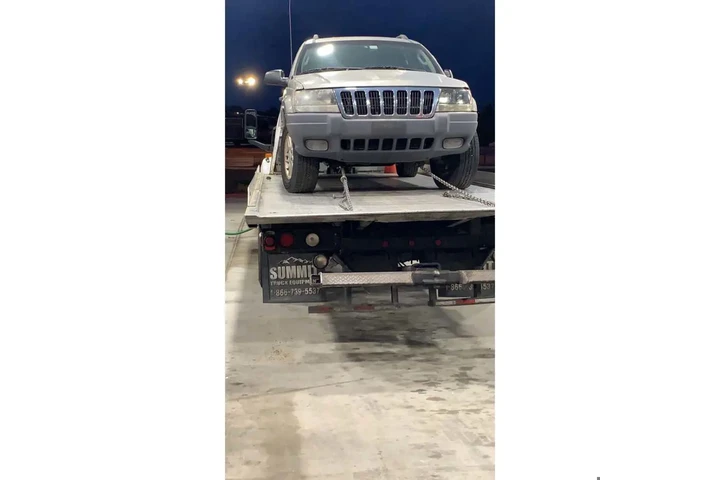 Black Eagle Towing image 10