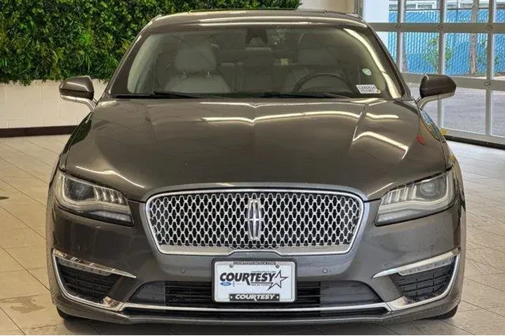 $15997 : Lincoln MKZ 2019 AWD Reserve image 9