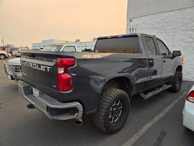 $29747 : Pre-Owned 2020 Silverado 1500 image 2