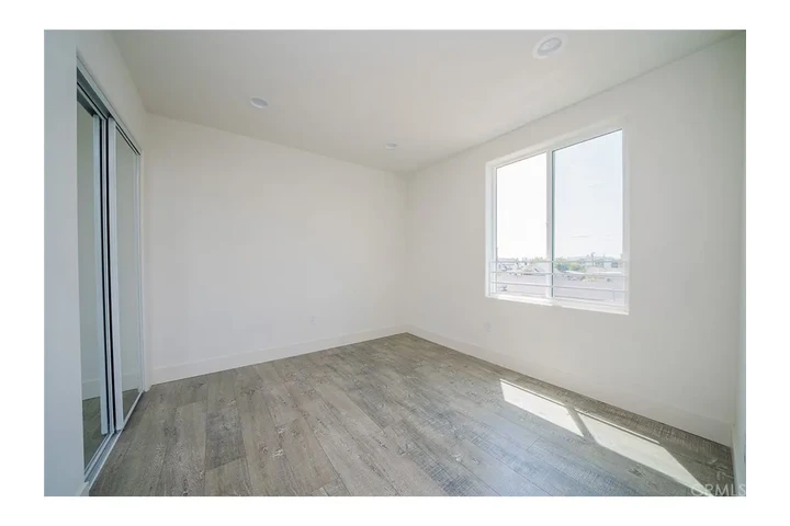 $3295 : Beautiful Home 3B/2B image 6