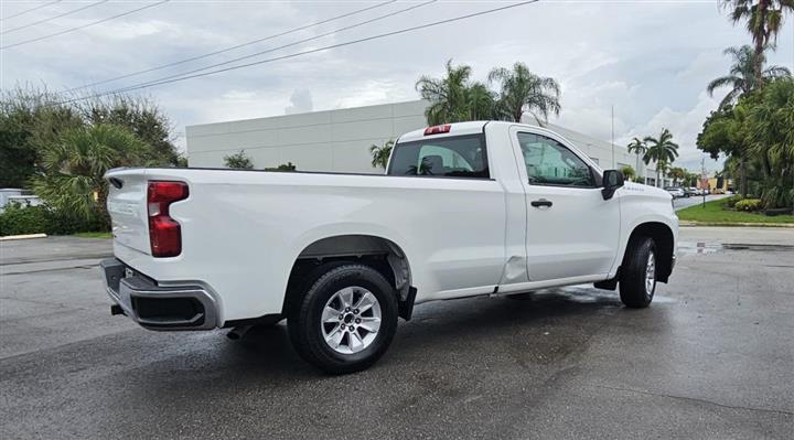 $15900 : Chevrolet Silverado. 2020. image 4