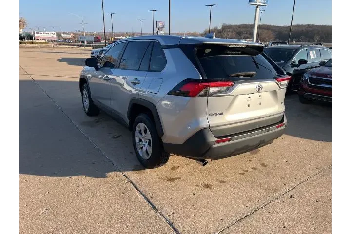 $24495 : Toyota RAV4 2024 LE 4dr SUV image 5