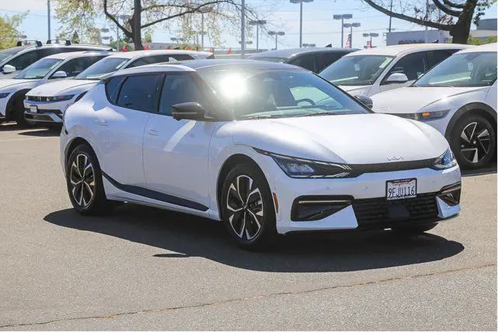 $26992 : Kia EV6 2023 GT-Line 4dr Cro image 6