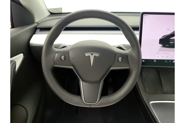 $28998 : Tesla Model Y 2022 AWD Long image 10