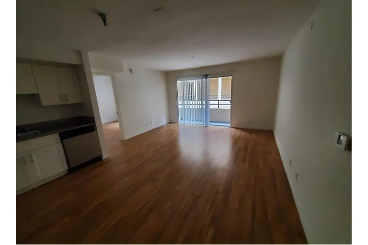 $1400 : Beautiful 1 bedroom Apt in LA image 5