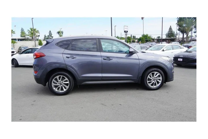 $12800 : 2016 Tucson SE image 5