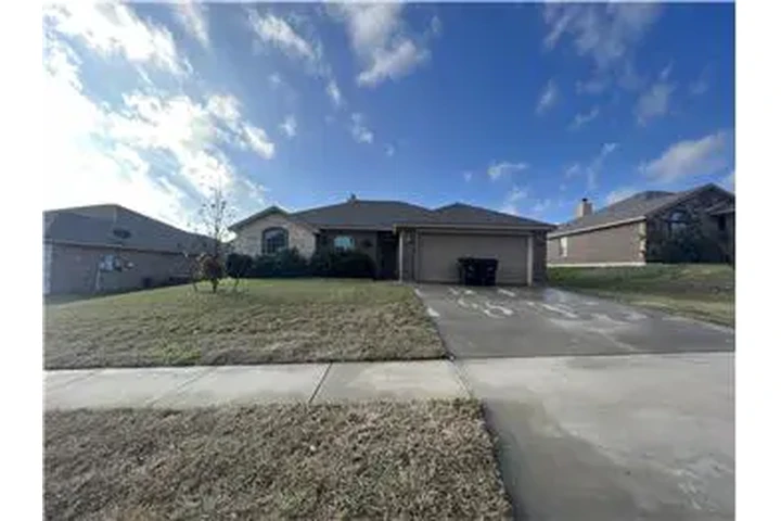 $1800 : Rental property with 4 bedro image 2