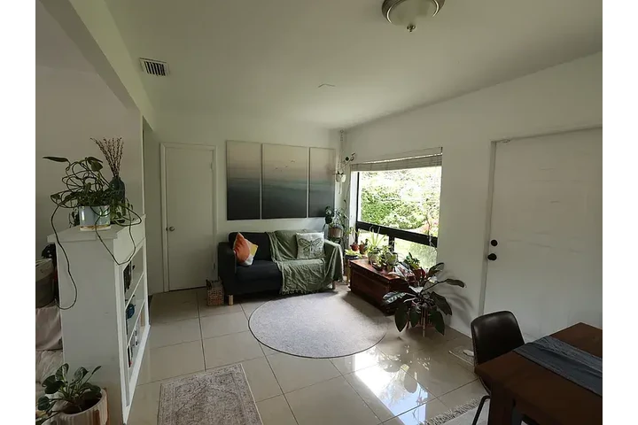 $1100 : Location! Location! Location! image 3