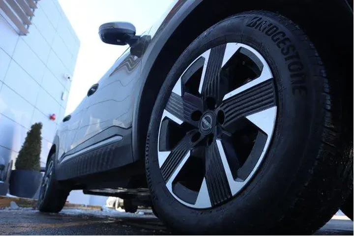 $23690 : Nissan Kicks 2025 AWD SR 4dr image 8