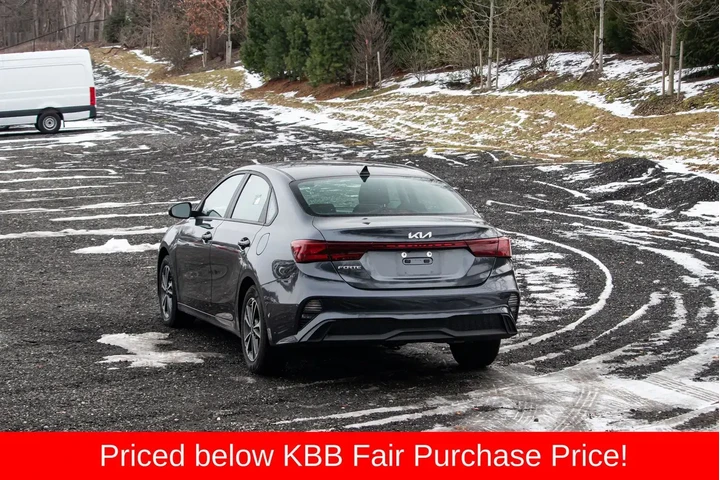 $12895 : Kia Forte 2024 LX 4dr Sedan image 6