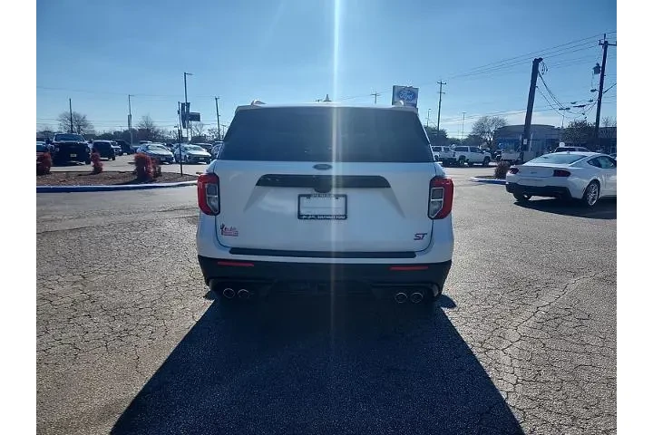 $39986 : Ford Explorer 2023 ST 4dr SU image 4