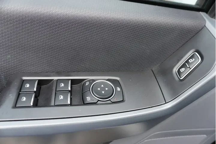 $38988 : Ford F-150 2023 4x4 XLT 4dr image 9