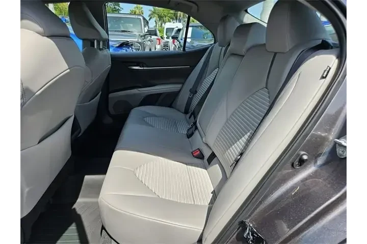 $23990 : Toyota Camry 2022 SE 4dr Sed image 5