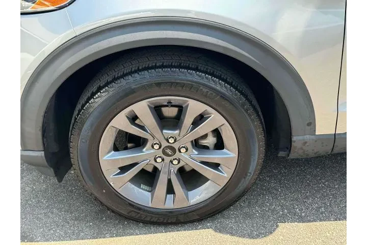 $32490 : Ford Explorer 2022 AWD XLT 4 image 9