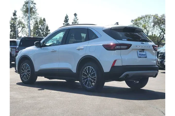 $27850 : Ford Escape Plug-In Hybrid 2 image 2