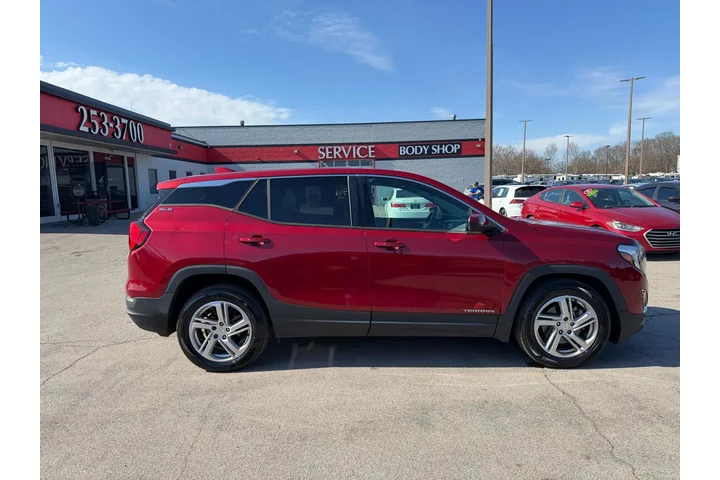 $8980 : 2018 GMC Terrain SLE image 1