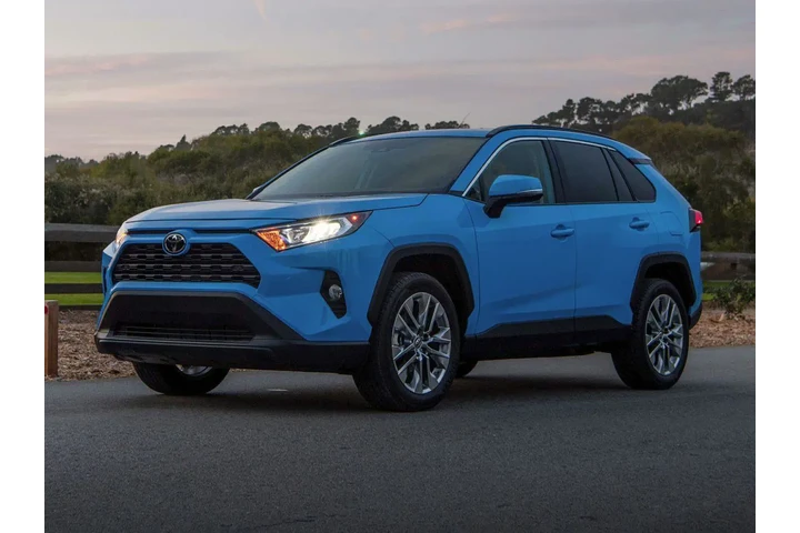 $12970 : Toyota RAV4 2019 LE 4dr SUV image 1