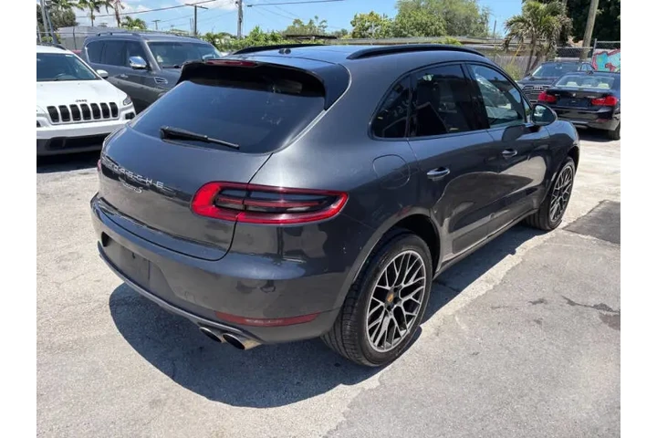 2017 Macan S image 5
