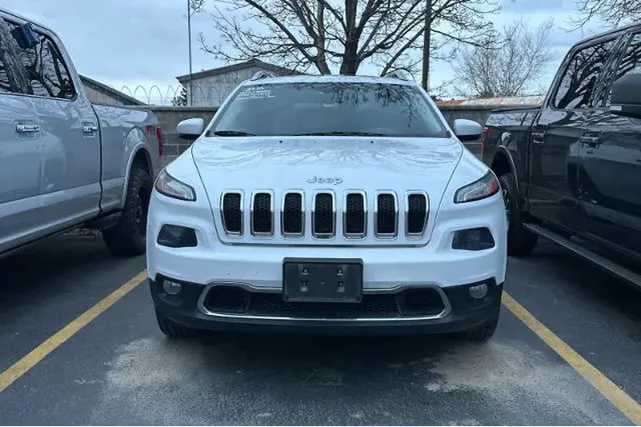 $8995 : Jeep Cherokee 2015 4x4 Limit image 6