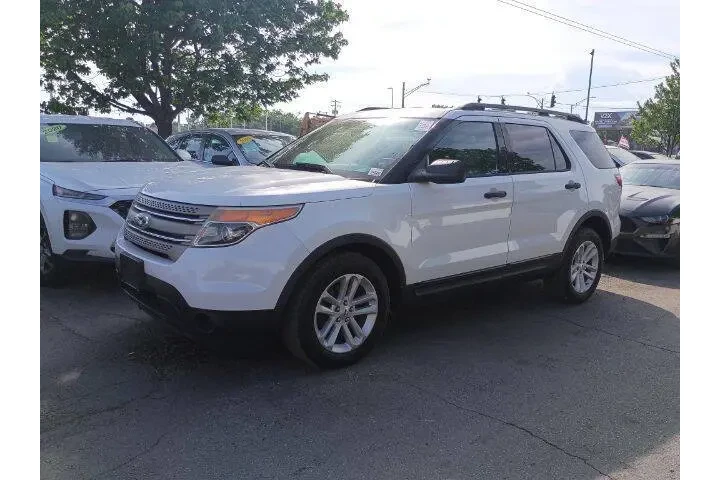 $8990 : 2015 Explorer image 3