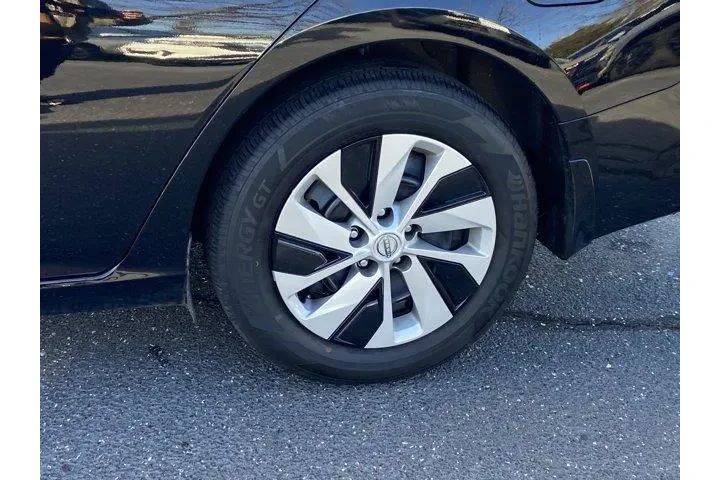 $19550 : Nissan Altima 2025 2.5 S 4dr image 9