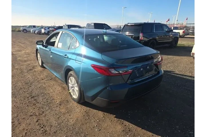 $33900 : Toyota Camry 2026 LE 4dr Sed image 4