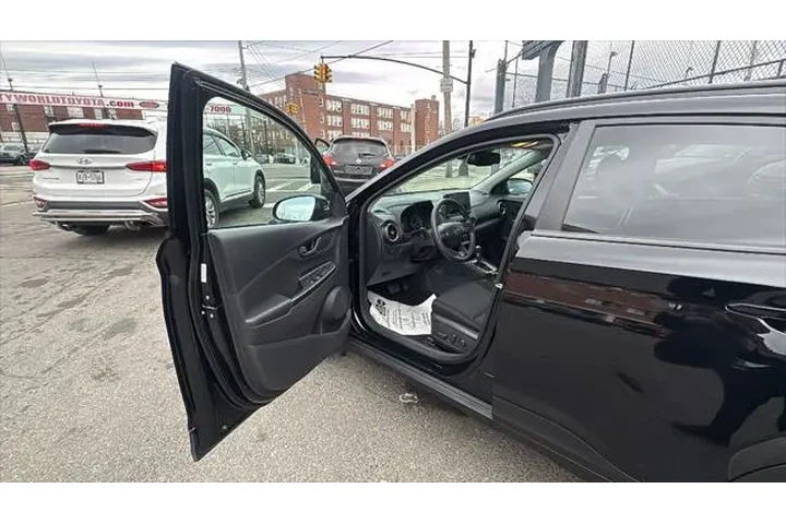 $19110 : Hyundai KONA 2023 AWD SEL 4d image 10