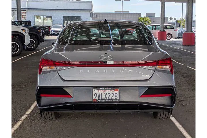 $26777 : Hyundai ELANTRA Hybrid 2025 image 3