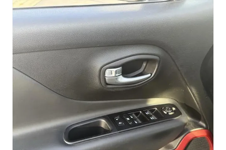 $19988 : Jeep Renegade 2021 4x4 Trail image 9