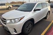 $27372 : Pre-Owned 2019 Highlander XLE thumbnail