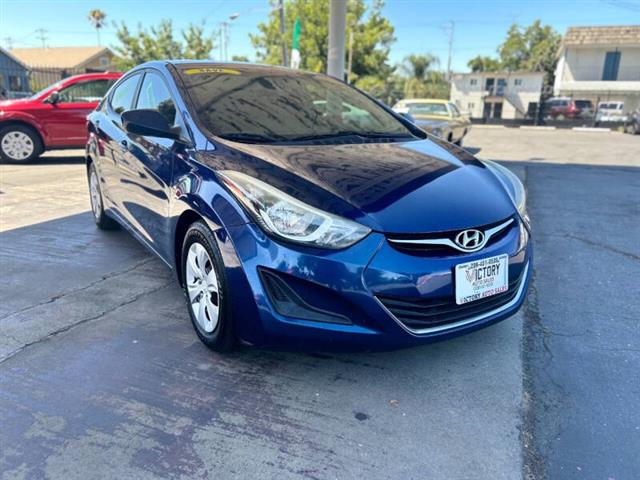 2016 Elantra SE image 4