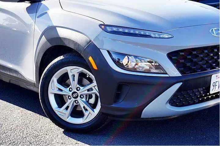 $18570 : Hyundai KONA 2023 SEL 4dr Cr image 4