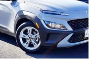 $18570 : Hyundai KONA 2023 SEL 4dr Cr thumbnail
