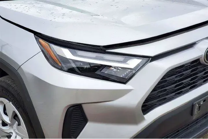 $26221 : Toyota RAV4 2024 AWD LE 4dr image 2