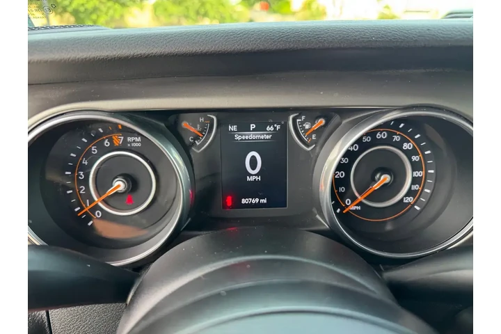 Jeep Wrangler Unlimited 2018 image 10