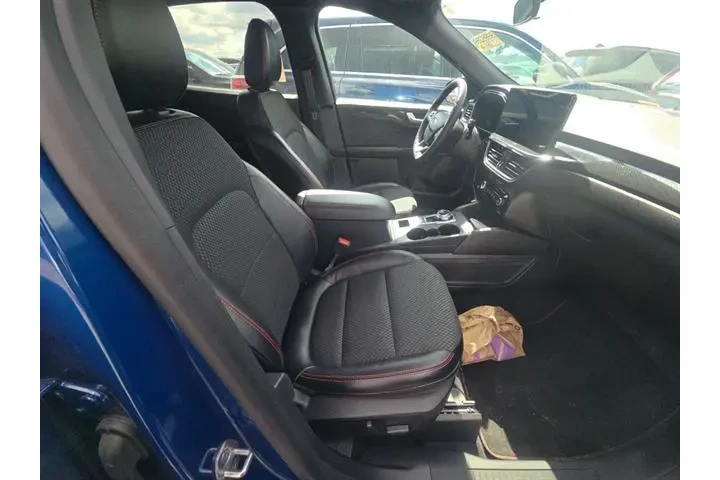 $29990 : Ford Escape 2023 AWD ST-Line image 8