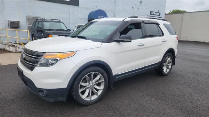 $4500 : 2011 Explorer XLT image 3