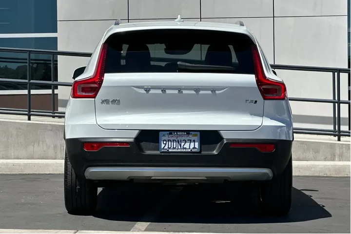 $22900 : Volvo XC40 2022 AWD T5 Momen image 4