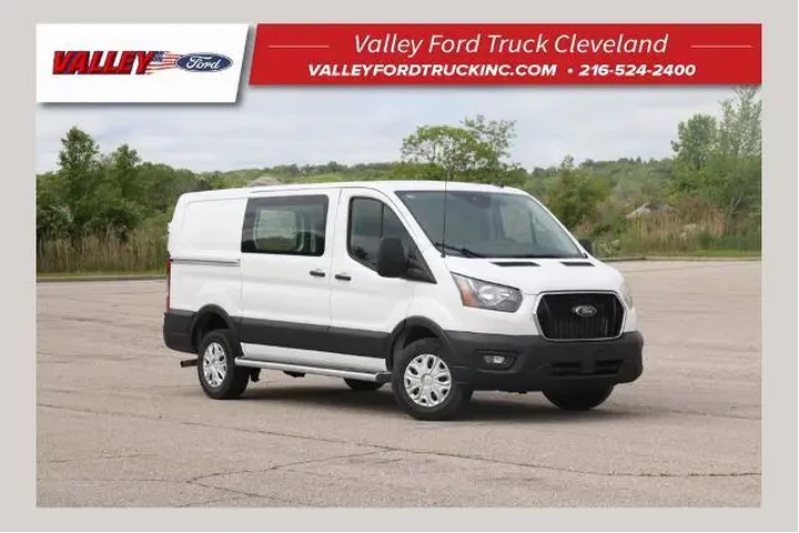 $35950 : Ford Transit 2024 250 3dr SW image 1