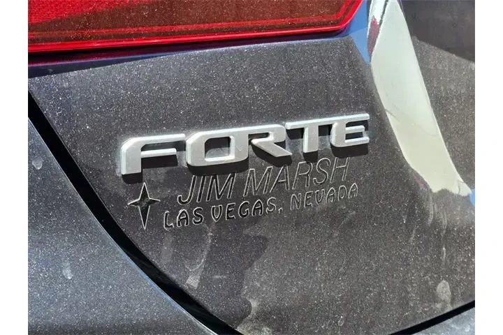 $16988 : Kia Forte 2023 LXS 4dr Sedan image 5