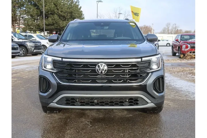 $30677 : Volkswagen Atlas Cross Sport image 2