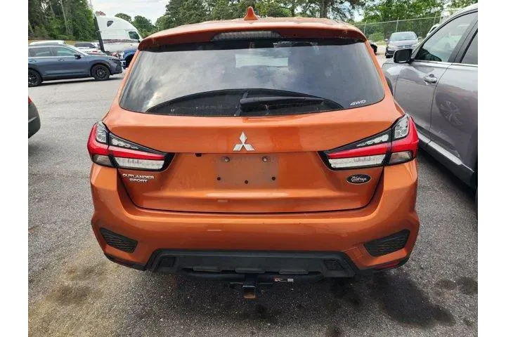 $21420 : Mitsubishi Outlander Sport 2 image 5