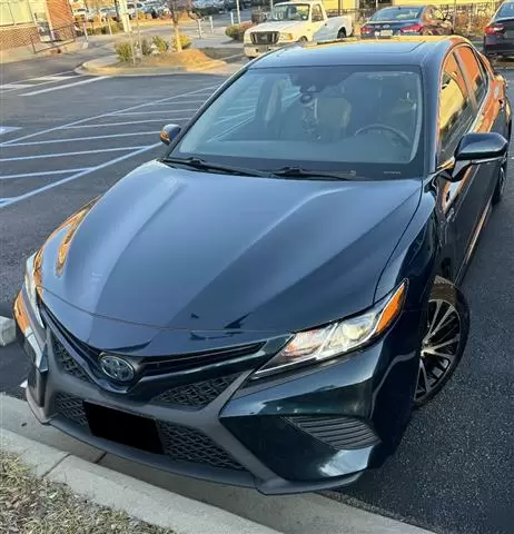 $8000 : 2019 Toyota Camry Hybrid SE image 1