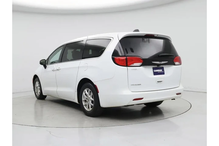 $22998 : Chrysler Voyager 2022 LX 4dr image 2