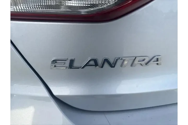 $12999 : Hyundai ELANTRA 2018 Value E image 10