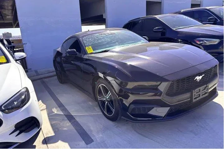 $29977 : Ford Mustang 2024 EcoBoost P image 3