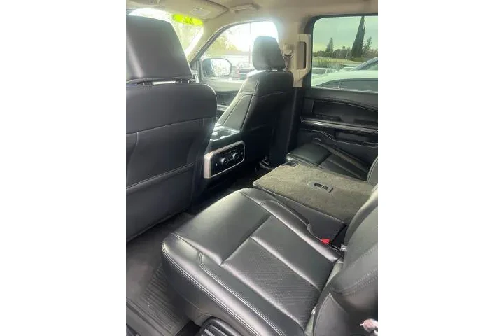 $33988 : Ford Expedition 2022 4x2 XLT image 6