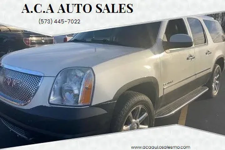 $8000 : 2011 GMC Yukon XL Denali image 1